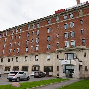 Prince Arthur Waterfront Hotel & Suites